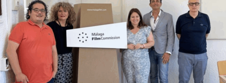 Tótems troncopiramidales para Málaga Film Commission